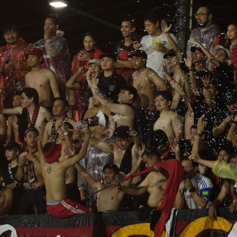 Match action from Muangthong United vs Ayutthaya United in the Thai League 1. | ภาพการแข่งขัน เมืองทอง ยูไนเต็ด พบ อยุธยา ยูไนเต็ด ไทยลีก 1