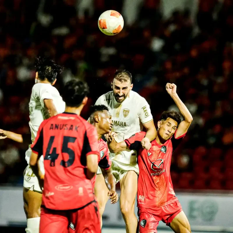 Muangthong vs Nakhon Ratchasima: The 1-1 Draw (Penalty Awarded) | Matchday 6 Gallery
