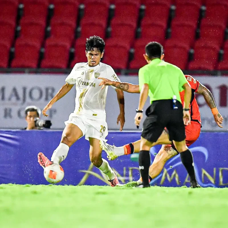 Muangthong vs Nakhon Ratchasima: The 1-1 Draw (Penalty Awarded) | Matchday 6 Gallery