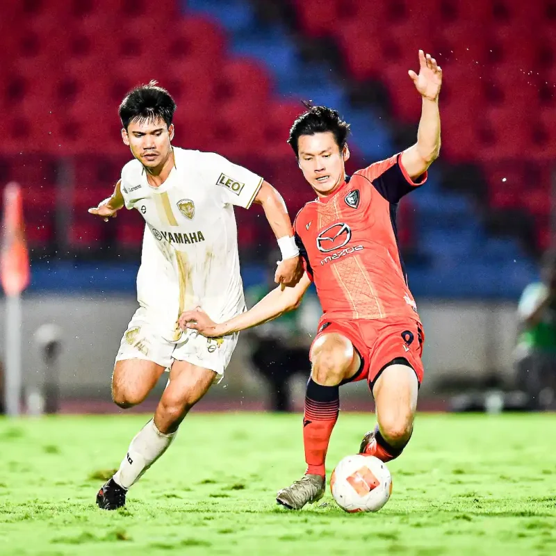 Muangthong vs Nakhon Ratchasima: The 1-1 Draw (Penalty Awarded) | Matchday 6 Gallery