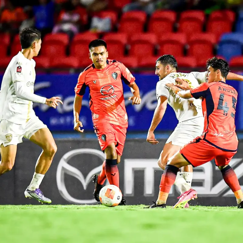 Muangthong vs Nakhon Ratchasima: The 1-1 Draw (Penalty Awarded) | Matchday 6 Gallery