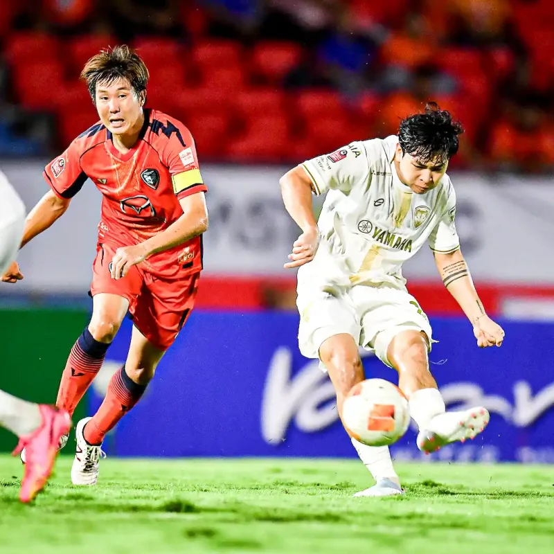 Muangthong vs Nakhon Ratchasima: The 1-1 Draw (Penalty Awarded) | Matchday 6 Gallery