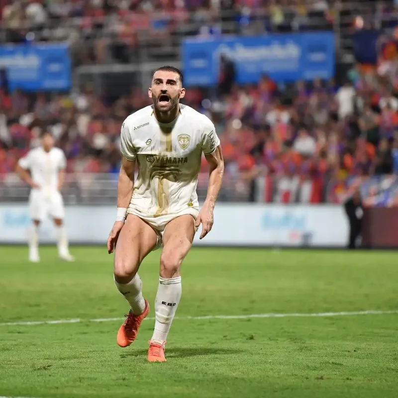 Rivalry Intensity Gallery: The Battle at Port | Matchday 9 Photos