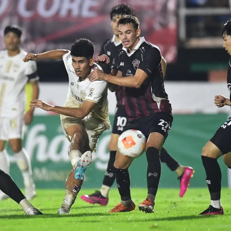 Matchday 11 Gallery: Uthai Thani FC vs. MTUTD | The Fighting Spirit of the Young Kirin