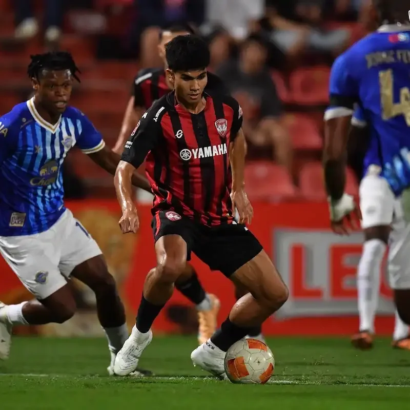 PHOTO GALLERY: Muangthong United vs Chonburi FC | Thai League Matchday Action
