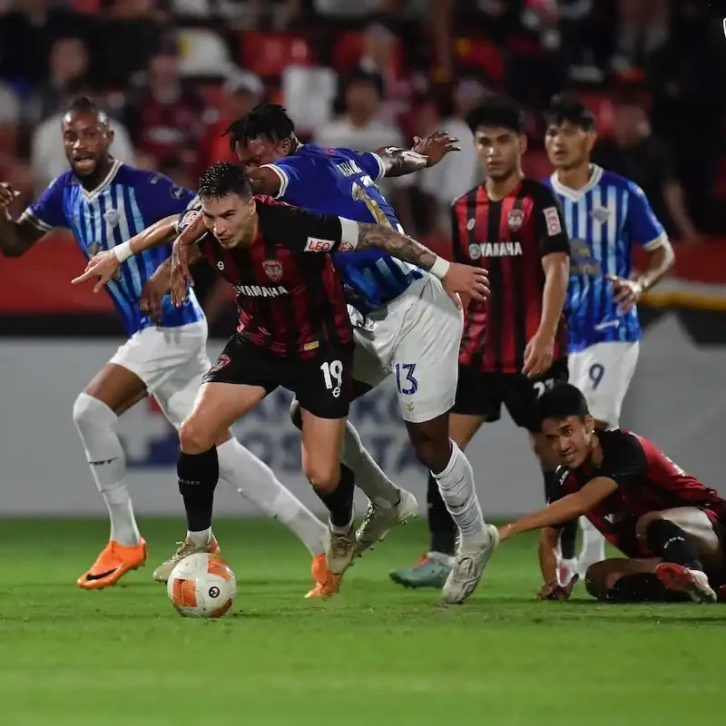 PHOTO GALLERY: Muangthong United vs Chonburi FC | Thai League Matchday Action