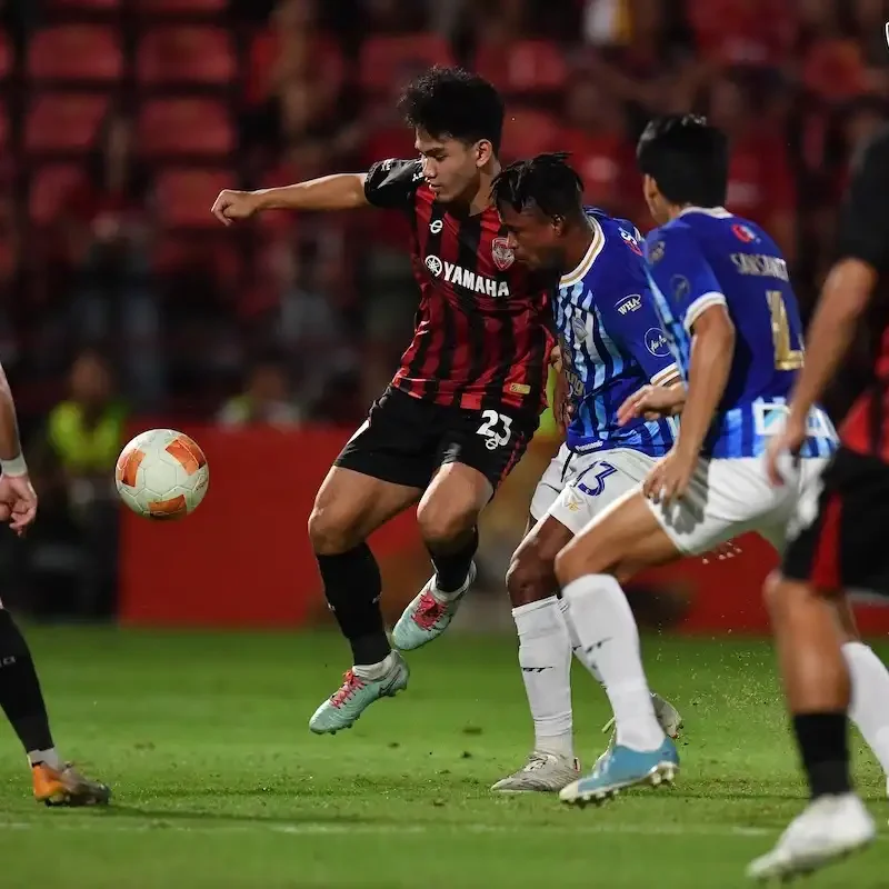 PHOTO GALLERY: Muangthong United vs Chonburi FC | Thai League Matchday Action