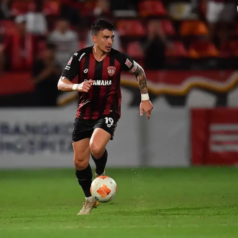 PHOTO GALLERY: Muangthong United vs Chonburi FC | Thai League Matchday Action