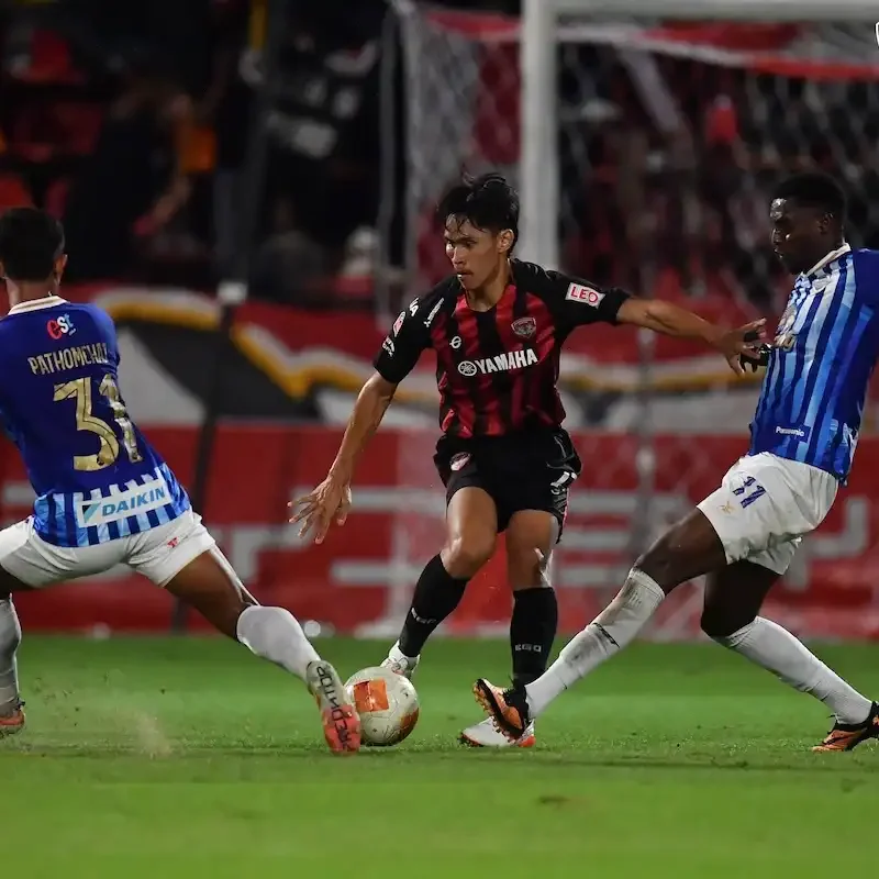 PHOTO GALLERY: Muangthong United vs Chonburi FC | Thai League Matchday Action