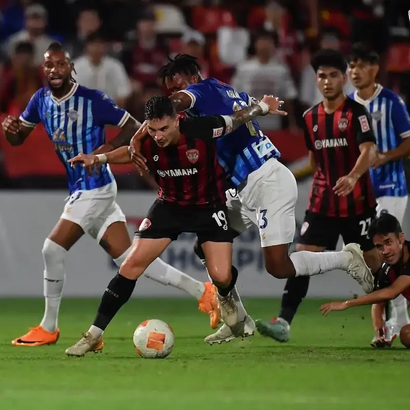 PHOTO GALLERY: Muangthong United vs Chonburi FC | Thai League Matchday Action