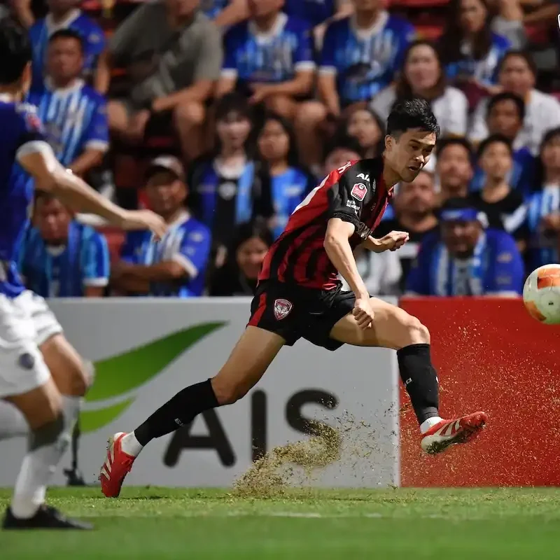 PHOTO GALLERY: Muangthong United vs Chonburi FC | Thai League Matchday Action