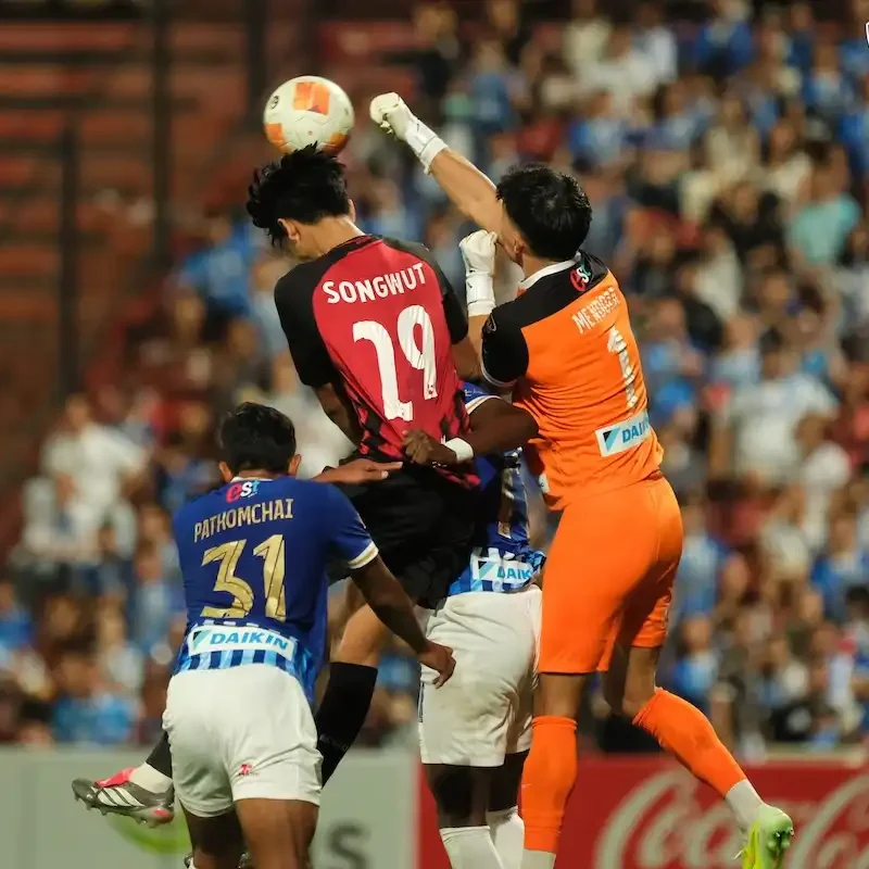 PHOTO GALLERY: Muangthong United vs Chonburi FC | Thai League Matchday Action