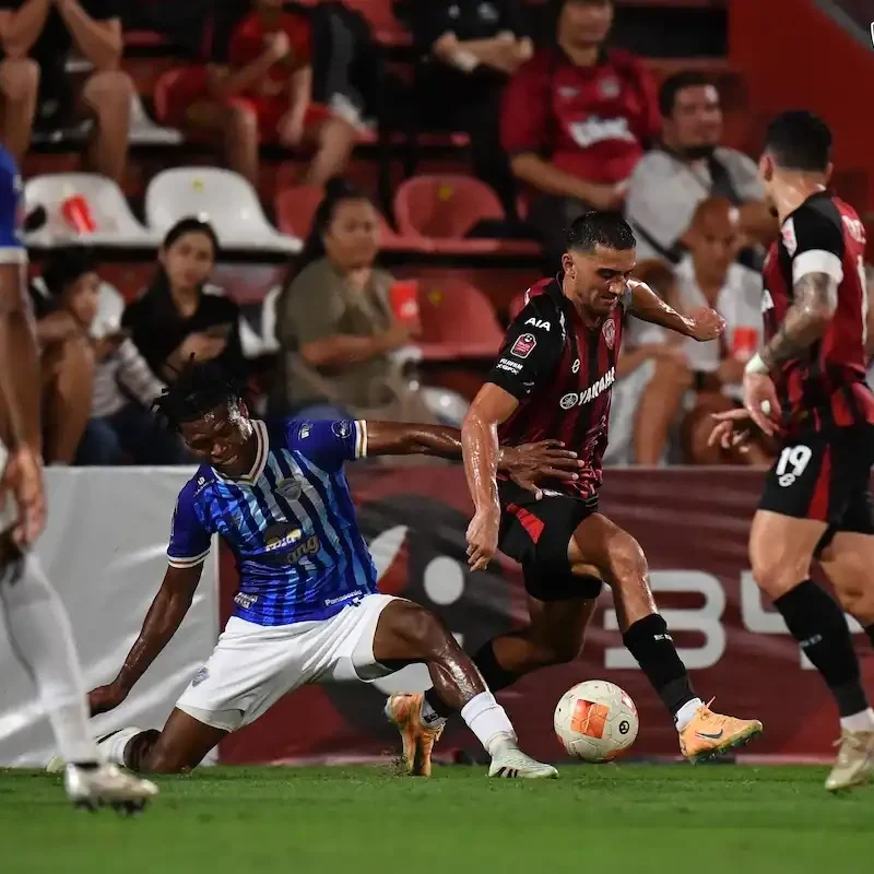PHOTO GALLERY: Muangthong United vs Chonburi FC | Thai League Matchday Action
