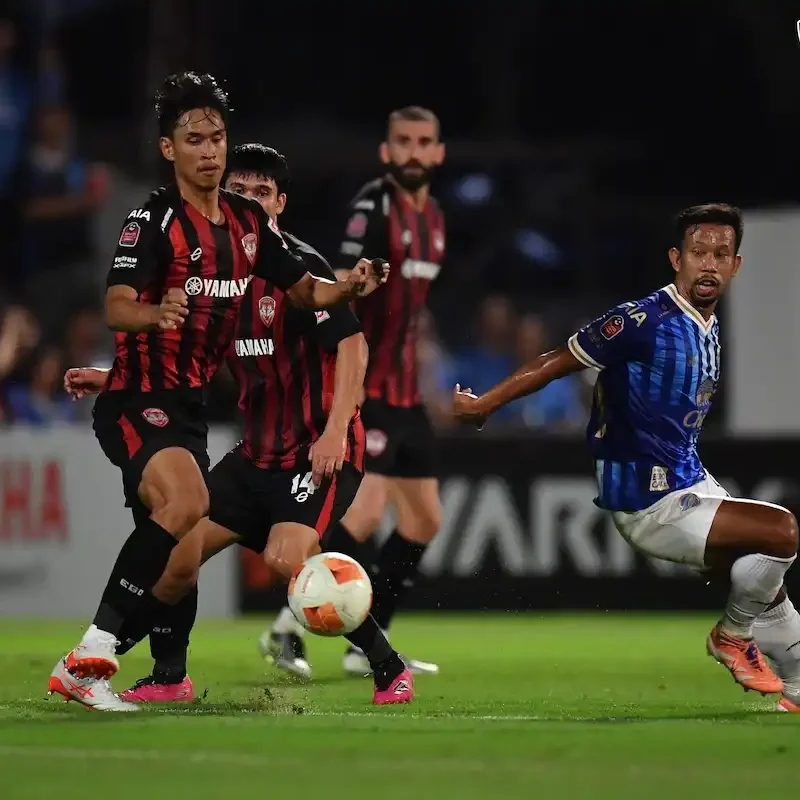 PHOTO GALLERY: Muangthong United vs Chonburi FC | Thai League Matchday Action