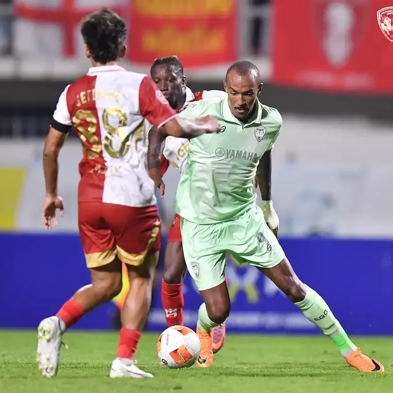 Match Images - Muangthong at Kanchanaburi - Thai Leage Football