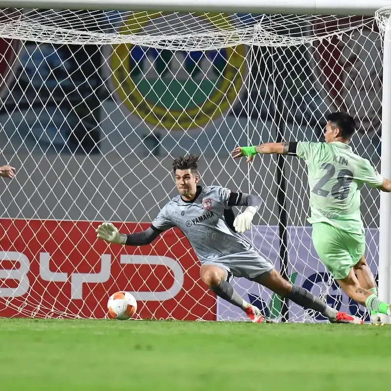 Match Images - Muangthong at Kanchanaburi - Thai Leage Football