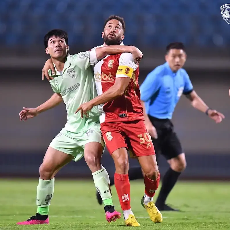 Match Images - Muangthong at Kanchanaburi - Thai Leage Football