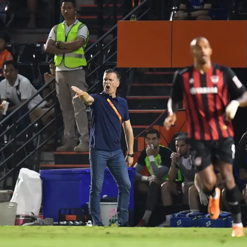 Match Photos - Action Shots - Muangthong United at Ratchaburi - Thai League 1