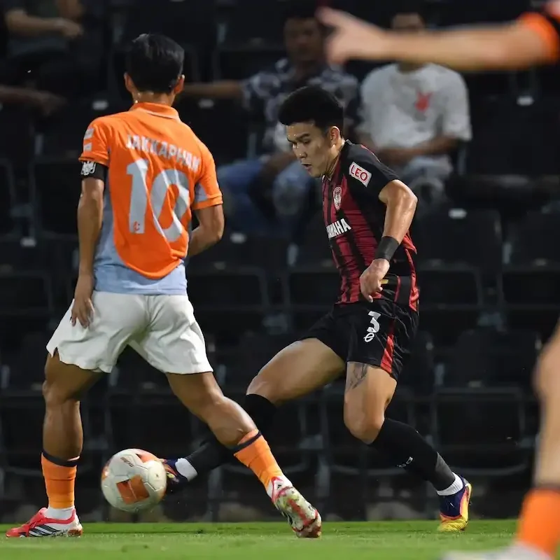 Match Photos - Action Shots - Muangthong United at Ratchaburi - Thai League 1
