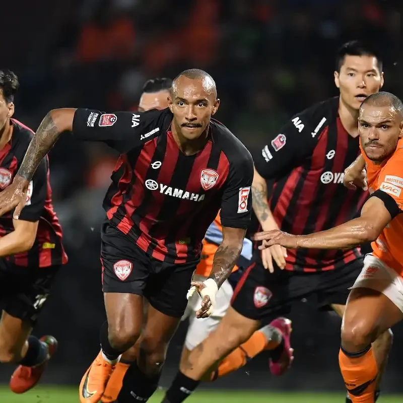 Match Photos - Action Shots - Muangthong United at Ratchaburi - Thai League 1