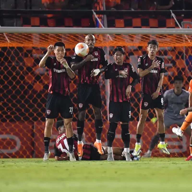 Match Photos - Action Shots - Muangthong United at Ratchaburi - Thai League 1