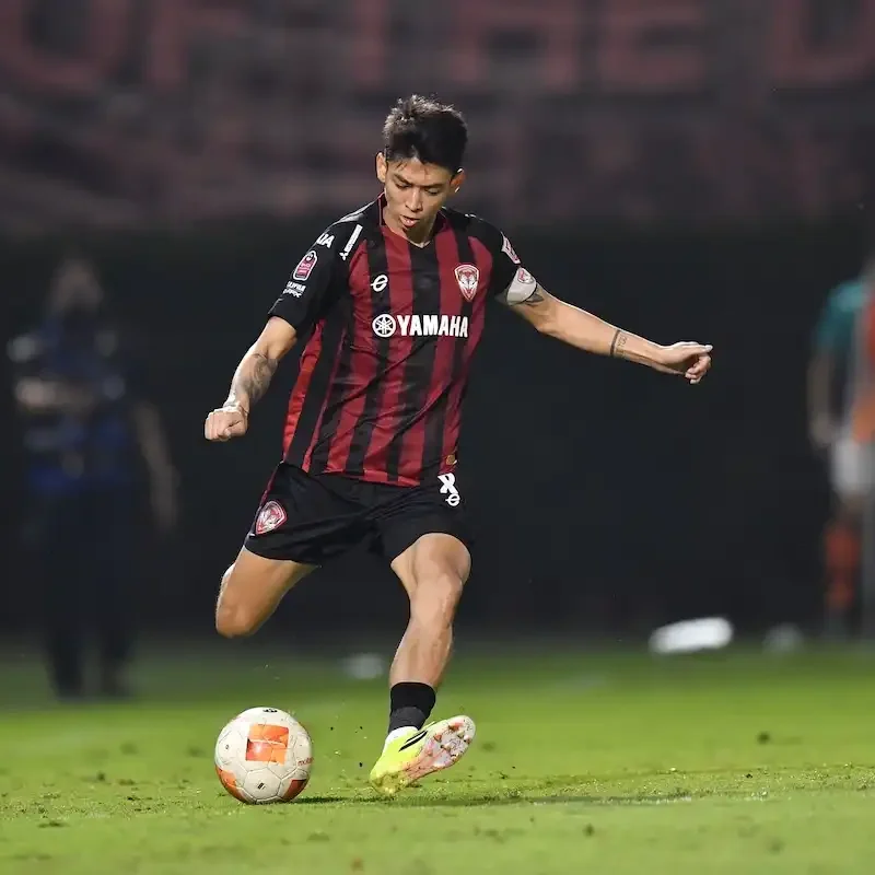 Match Photos - Action Shots - Muangthong United at Ratchaburi - Thai League 1