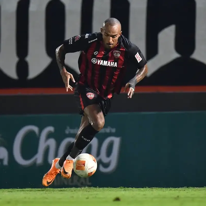 Match Photos - Action Shots - Muangthong United at Ratchaburi - Thai League 1