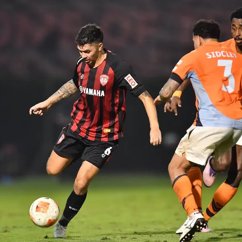 Match Photos - Action Shots - Muangthong United at Ratchaburi - Thai League 1