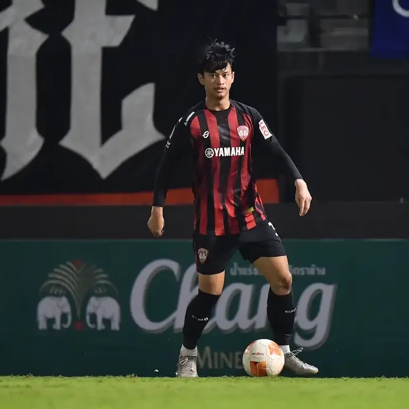 Match Photos - Action Shots - Muangthong United at Ratchaburi - Thai League 1