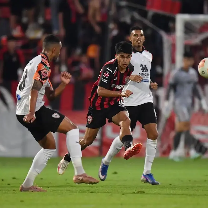 Muangthong United 2-1 Win over Chiang Rai - Match Gallery & Highlights | Kirin Photo Gallery